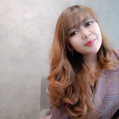 OfLenny's profile picture. Kain kafan sedang tenun...