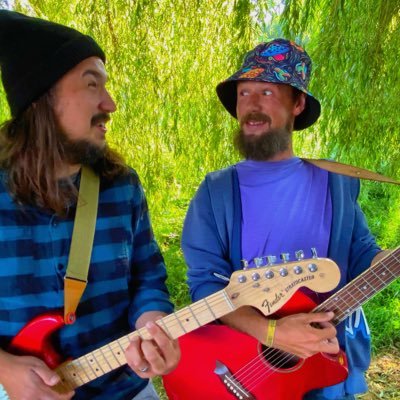Cosmic Bos 🎶 Andy and Nick, brothers from 🇬🇧, hosts of Monthly Music Challenge podcast #NMSartist #ImprovSquared #podcasters  https://t.co/S9Pr2YPbU2