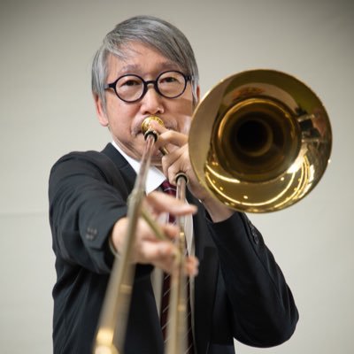 高校卒業後上京、2021年Uターン。音響・役者。トロンボーン(jazz系) 。演劇ユニットZANNEN座・千夜一夜座所属。FM-Wing。Book cafe' Sen昼の部。