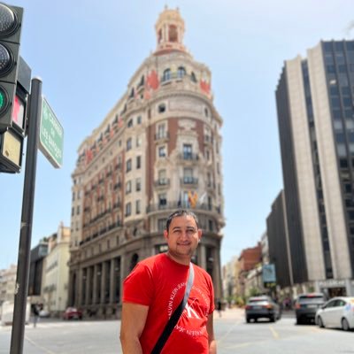 Egyptian, engineer, developer, entrepreneur, foodie, traveler, founder and I wrote the first version of @dailymealzKSA and I delivered the first meal