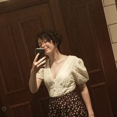 Annasmith2001aS's profile picture. Bug eyed bitch