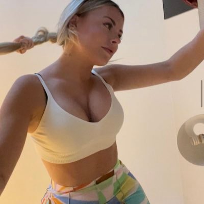 Salut moi c’est murielle retrouve moi sur mon snap:muriellep32🥰