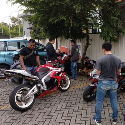 SigitSan256's profile picture. Selalu optimis