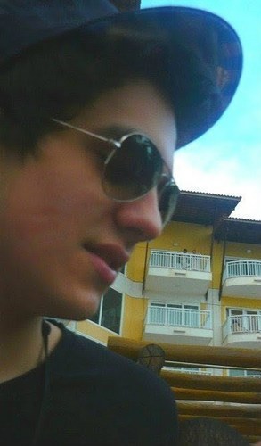 “Mas você se tornou o meu vício, o meu mundo, o meu céu, o meu ar” @luansantana OFICIALIZADO em :24/08/2011 Since; 18/04/2011 . SEGUIDA POR : @arnaldojr_