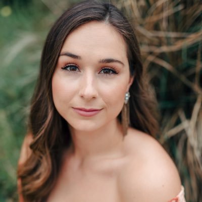 erinaalford's profile picture. Mezzo Soprano. Yogi.