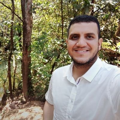 Biólogo. Universidad del Magdalena.
Especialista en Gestión Ambiental Sostenible.
Candidato a Magister en Gestión Ambiental Sostenible