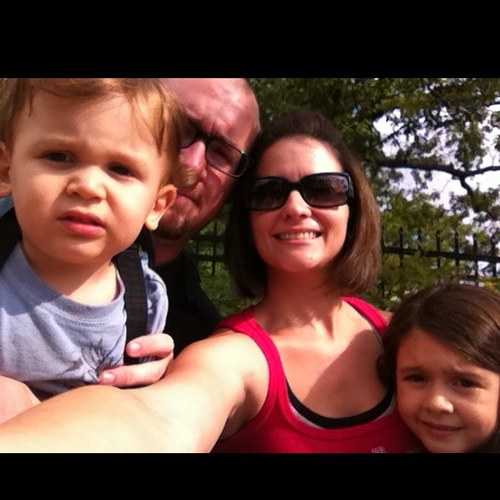 Yaritza82's profile picture. 