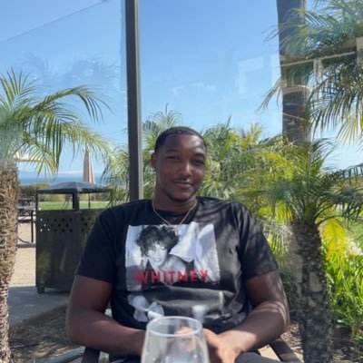 _ShowtimeTA_'s profile picture. 🦍JUNGLES🌴 6’8 HOOPER ❤️🏀