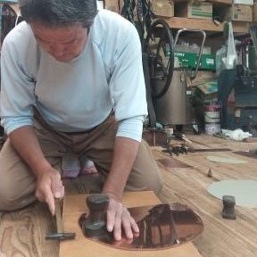 ”静岡県伊豆市住まいの屋根工事”
昔はトタン ガルバリウム 銅板 ステンレス 屋根・雨樋・外壁などのリフォーム新築/修理業。
★雨樋清掃、雨漏り止め、 屋根 雨樋 外壁工事。★あなたの家のお困りごとを改善する！
１級技能士トタン屋根職人の言葉です。
☆ビール焼酎・ドライブ・歴史建造物・屋根診断・妻と子供２人の父です＾＾