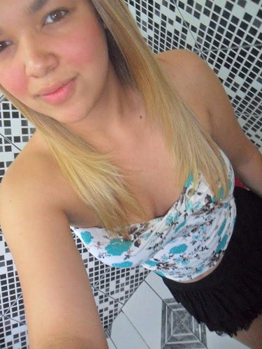 Ela curte um funk ela é de balada ela gosta da Night, ela é de beber da um role junto com as amigas e só volta pra casa ao amanhecer  ♫