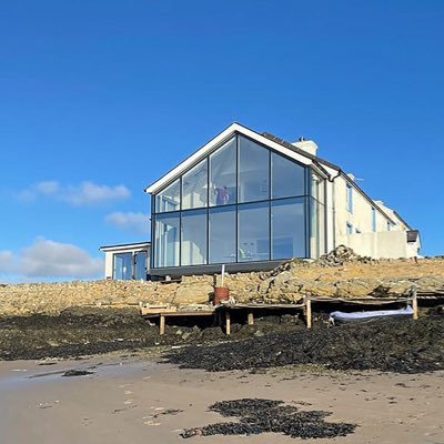 Luxury coastal retreat near Rhosneigr, Anglesey 🏴󠁧󠁢󠁷󠁬󠁳󠁿🌊 Call 07974379075 to book 📞