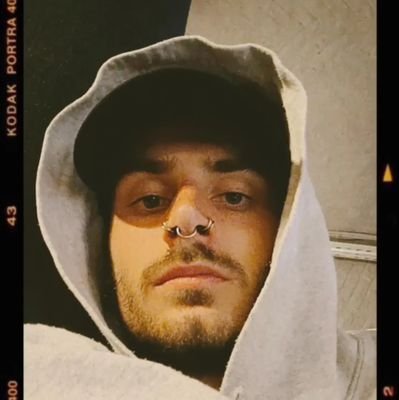 kent1z's profile picture. j'vais te faire tourner comme la salade dans une essoreuse