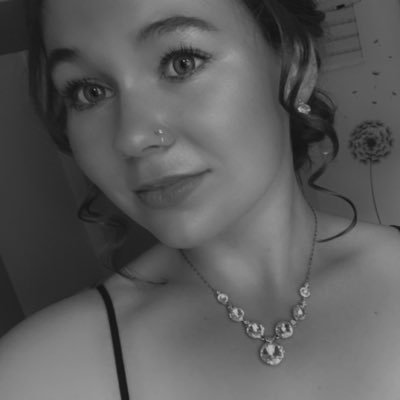 eleaengel's profile picture. 🏳️‍🌈