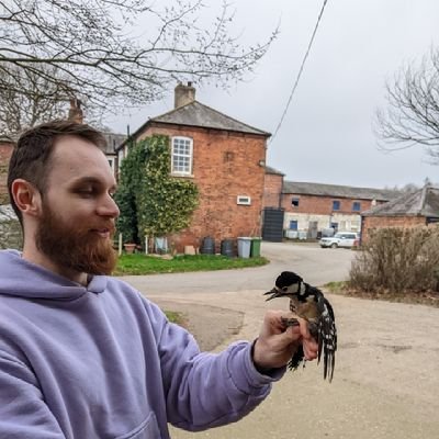 University of Nottingham PhD student working on rapid evolution in invasive house sparrows
