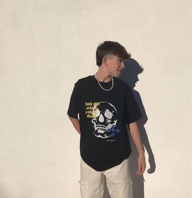 FndzRodrigo's profile picture. Sigueme. Vamos a pasarla súper
Me Gusta la Ropita👟