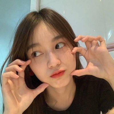 Ellaisa17888366's profile picture. Busy watching bl