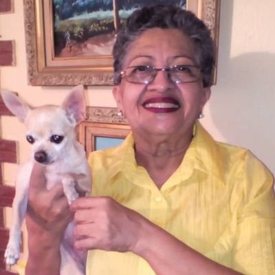 Pariaguanera. Profesora de Biología. Abuela de Chichita.