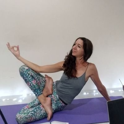 Niamhyogapilat1's profile picture. Yoga and Pilates instructor 🤸‍♀️ Kids yoga,  Face yoga. Native Irish.
Housesitting expert and dog walker.