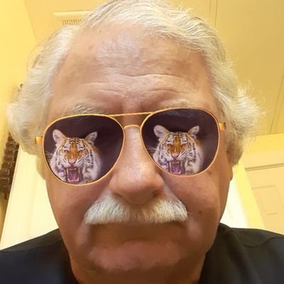 Retired, Jesus follower, married 48yrs, 💙chainmaille jewelry, 💙Constitution. MAGA=christofascist cult, QAnon=Quckoo. Likely to block DMs 🚫porn