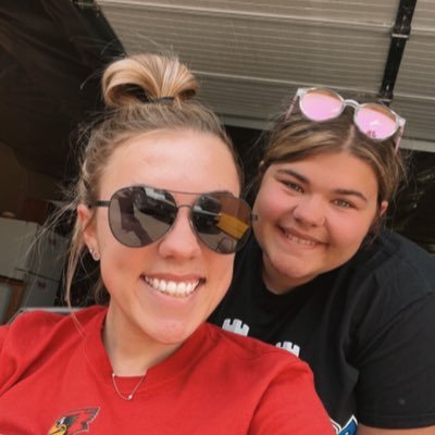 5th grade teacher 🍎 | illinois state pole vault alum