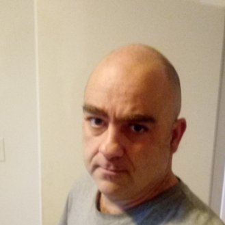 RoBoT12oN's profile picture. 100% guérit de ma schizophrénie car je n'ignore plus la vérité qu'ils ont voulu me cacher. Le paradoxe est arbitraire: mon délire est ma preuve qu'HELL existe