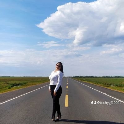 Deja que Dios escriba tu historia🍀#
Abogada⚖️
Lic en enfermería 💉💊
Maquilladora💋
Docente Universario 🧑🏫🧑🎓