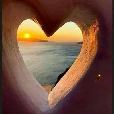 ‏‏🥀الوقت كاذب لذا عش كأنه ليس هناك غد🌹
