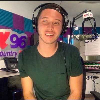 @KX96 Afternoon Drive Host🤠 Bringing #KXCountry their favourite new country 2-7pm Monday - Friday 📻