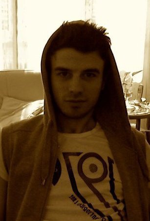 Daniel3Mo's profile picture. Hi everybody, I'm Daniel. 21. Belieber. Tweet me whenever you want :) xoxo Daniel Mo