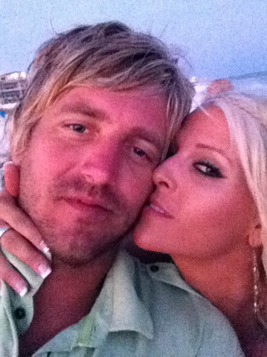Creative arts/Worship pastor of http://t.co/UTX8JXqZfs, Hot wife Shari, 2 kids Skyler and London. My passion is to see people encounter Jesus.