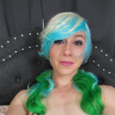 xXyzWorldx's profile picture. 🔞 ✨420 Fetish Friendly MILF Switch 🦄
👾 Silicone Toy Goddess 350+ Fantasy Toys🌈
Self-Love Activator💗
Planet Supporter🌎
I ONLY respond on Fansly and OF