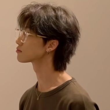 tuanlv98's profile picture. 1110 1100