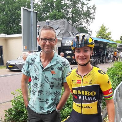 BoskersErik's profile picture. 🖤💛fan.