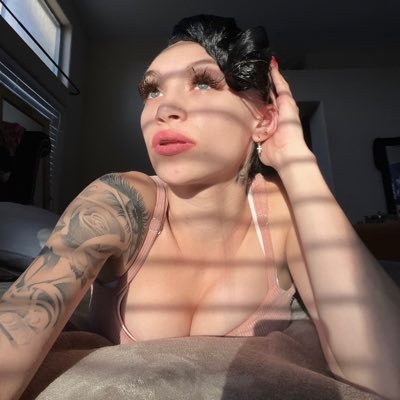 queenjaas1's profile picture. Welcum handsome 🫧 Remember to like all my post when you join for a free surprise! 🌸
