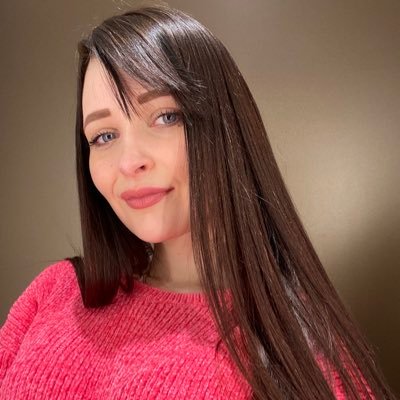 Julia_Shvudka's profile picture. Interpreter and translator🇺🇸🇪🇸
In love with art🎨 
Plant enthusiast🌿
Coffee addict🖤