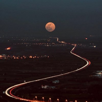 _intnsuraya's profile picture.