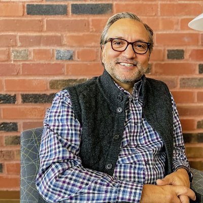 Educator | Leader | Innovator | Optimist | Husband & Dad | News Junkie | Bullish on America's young people | Superintendent | @NewTrier203