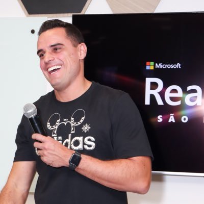 Head do Microsoft #ReactorSaoPaulo e #ReactorToronto. Acelere sua carreira, conecte-se com empreendedores de IA, devs, startups e aprenda de graça‼️