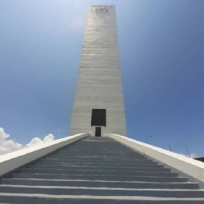 Oriundo de este planeta. Nada que ver con el comunismo ni progresismo. Como manifiestes tus ideales y valores es lo que te definirá como persona.