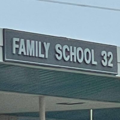 The official Family School 32 Twitter