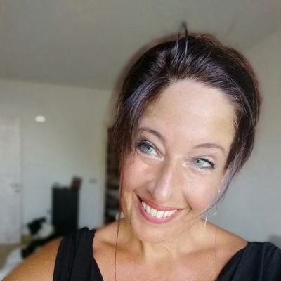 PenAndSea's profile picture. There is nothing so delightful as drawing ... and hiking with Border Collie Jack 👣🐾
Ink, graphite and coloured pencil drawings | Botanical Art