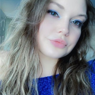 In2thebookshelf's profile picture. I know exactly where I'm headed and I'm never looking back 🤘🏼