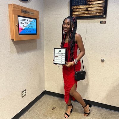 TrinitiPrice5's profile picture. PG SG 🏀 c/o 2025 🎓• 5’3 - 120 lbs • C.E ELLISON HIGH SCHOOL . 🦅 3.8 GPA #5 ❤️…DANCER…Volleyball middle hitter