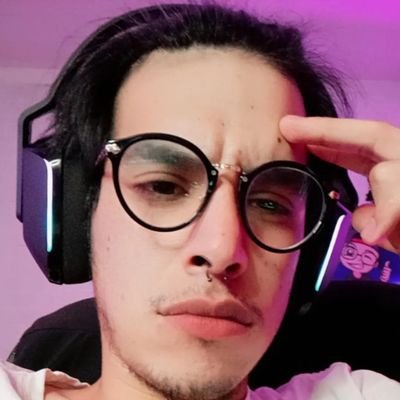 23 años Mexicano 🇲🇽 Streamer en Twitch Mucha tinta por su piel🪐