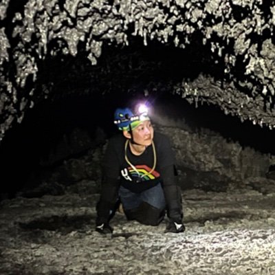 Associate Prof @uhmanoa | evolutionary biologist interested in genomes, symbiosis, and lava tube biodiversity | she/her | @rebchong@ecoevo.social