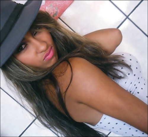 Odeio falsidade, odeio pessoas que se acham mais  do que as outras ngm é melhor q ngm, simpática com quem é simpática cmg e chata com quem é chata cmg .