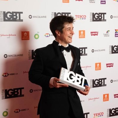 Data Consultant & Diversity lead @CrederaUK. Gender Diversity lead @PrideInSurrey. Dr 🦇 genetics. @BritLGBTAwards Future Leader '22. They