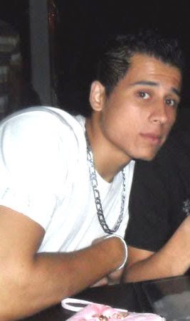 Ideal seria que todas as pessoas soubessem amar, o tanto que sabem fingir.