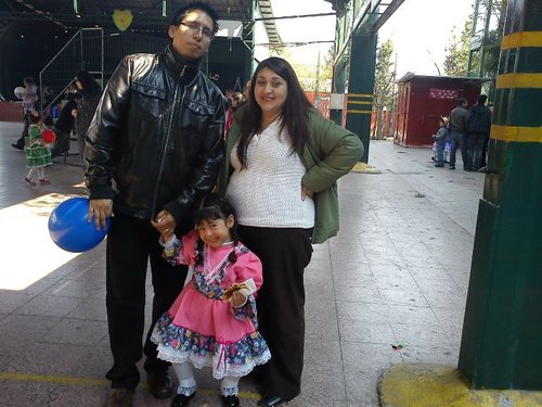 Madre de dos hermosas niñas Sofia de 7 años y Matilda de 4 años . casada con @MuRaKi