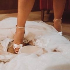 I piedi dicono molto di noi. Vuoi sapere cosa dicono i miei? CHIEDIMELO!
